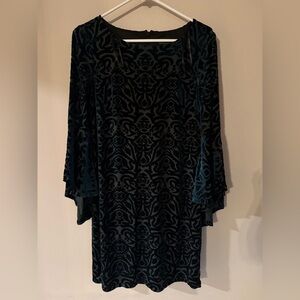 Like new Jessica Howard dress green velvet prefect for holiday size 8